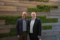 (v.l.n.r.): Krishna Rangasayee, Gründer und CEO von SiMa.ai und Sean Robinson, CEO von STIGA.