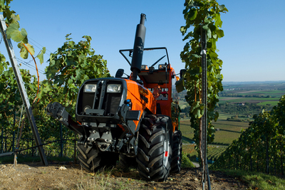 Holder F560 Weinbau