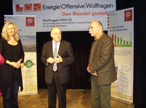 06a_Kerstin Linne, Energieoffensive Wolfhagen, Werner Eicke-Hennig, Leiter HESA und Prof. e.JPG