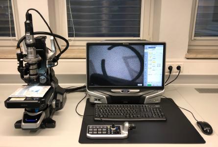 Digitalmikroskop mit PC, Software und Steuerkonsole
