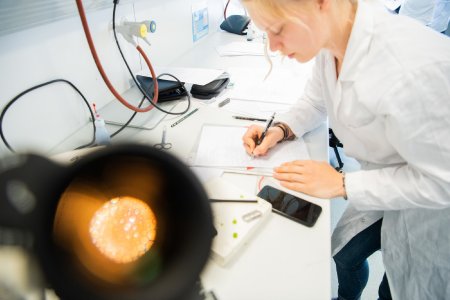 Die Hochschule Bremen forscht praxisorientiert, interdisziplinär und kooperativ an gesellschaftlichen Zukunftsthemen und entwickelt so neue Perspektiven, neues Wissen und konkrete Lösungen für die Praxis. Am 14. Oktober 2021 präsentiert sich die HSB auf der virtuellen Fachmesse "Research in Germany" / © Hochschule Bremen - Marcus Meyer