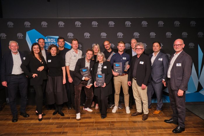 Caparol_Award2026_HH_Sep26_Preisträger & Jury mit DAW CEO.jpg