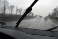 Tempo drosseln bei starkem Regen