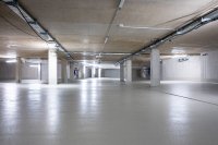 Beschichtete Parkhausebene mit dem Oberflächenschutzsystem OS 14 MC‑DUR 2211 MB