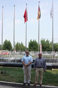 Georg Senftl und Markus Schultz, Geschäftsführer ViscoTec China