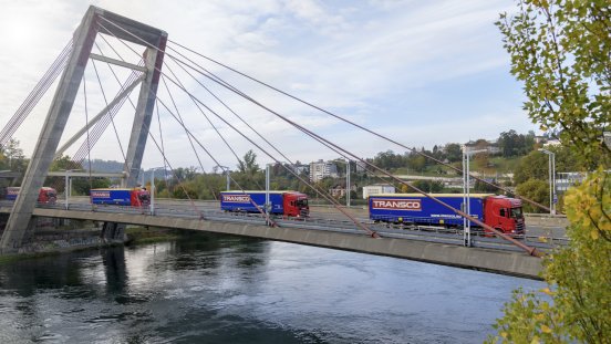 Spedition Transco_Lkw Brücke.jpg