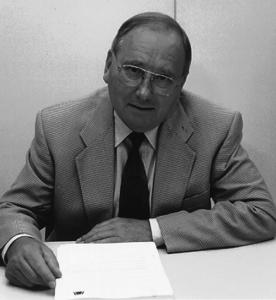 Eberhard Schütz war von 1988 bis 1997 Präsident des Verbandes Deutscher Zahntechniker-Innungen.