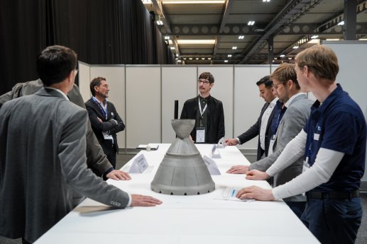 Expert Tables (c) Christian Seeling.jpg