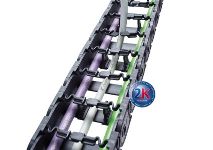 In weniger als 1 Sekunde bis zu 1 Meter Energieführungskette befüllen – mit der Energieführungskette EasyTrax von TSUBAKI KABELSCHLEPP ist das möglich