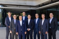 v. l. n. r.: Jürg Lutz (VR-Mitglied), Mike Seiler (VR-Mitglied), Kosta Vellidis (Mitglied der GL), Dr. Simon Brösamle (Präsidium VR), Martin Pfletschinger (VR-Mitglied), Rolf Weber (CEO & VR-Mitglied), René Weidinger (Abteilungsleiter Offerten), Markus Schmid (GL-Mitglied)