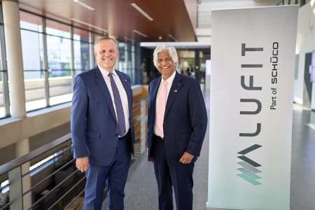 From left: Andreas Engelhardt, CEO and Managing Partner of Schüco International KG and Pankaj Keswani, Managing Director, Alufit International Pvt. Ltd. / Photographer: Frank Peterschröder Usage rights: Schüco International KG