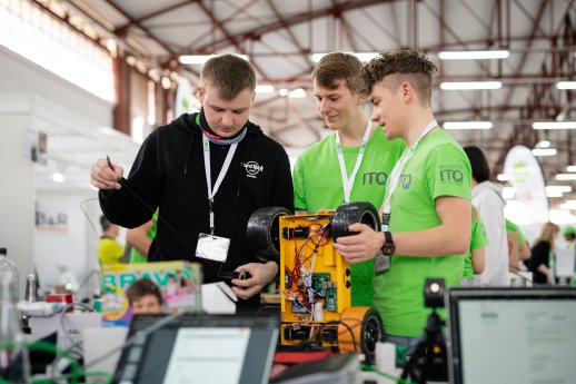 SMART_GREEN_ISLAND_MAKEATHON_2024_(1)  .jpg