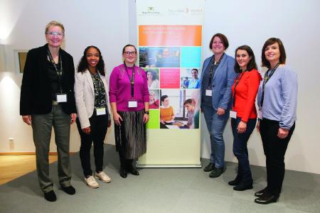 Wirtschaft gewinnt Fachkräfte - dank des Mentorinnen-Programms der Kontaktstellen Frau und Beruf / Foto: Tom Maelsa