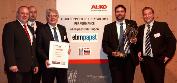 von links nach rechts: Raymond Kober (Vorstand - AL-KO Kober AG), Sebastian Bock (Leiter Einkauf Luft- und Klimatechnik – AL-KO Therm GmbH), Alfred Müller (Vertriebsleiter Inland ebm-papst Mulfingen GmbH & Co. KG), Reinhard Sommerreißer (Vertrieb Inland ebm-papst Mulfingen GmbH & Co. KG), Dr. Claus Kaluza (Senior Vice President – Strategischer Einkauf – AL-KO Kober AG)
