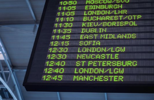 Article_Increased-airport-efficiencies-with-real-time-operations-control.jpg