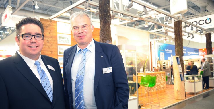 Pascal Schiefer (l.), Vorsitzender der Geschäftsführung, und Dirk Niestrat, Geschäftsführer der.JPG