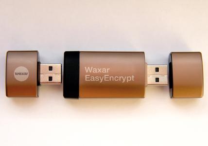 Waxar EasyEncrypt enthält zwei USB-Sticks in einem: