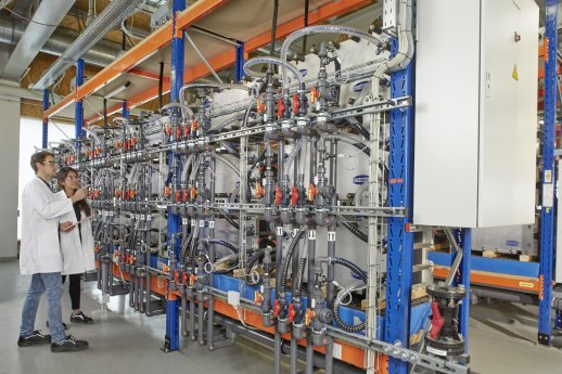 Stacks_von_Batteriezellen_(c)_Fraunhofer_ICT.jpg