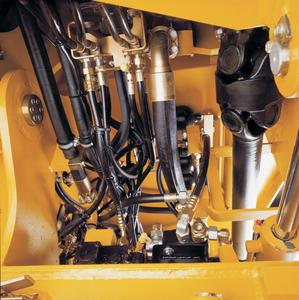 ContiTech's special solutions easily achieve the small bendingradii needed to satisfy the typical installation requirements of internal transport vehicles / Photo: ContiTech