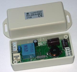 Master-Slave-Dimmer Baustein SC1 im Gehäuse, unten offenes Gehäuse