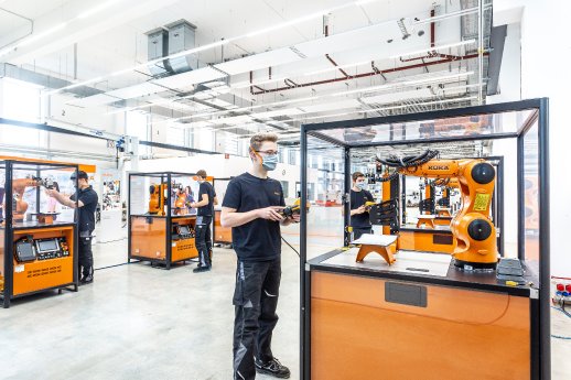 KUKA_AG_Education (5).jpg