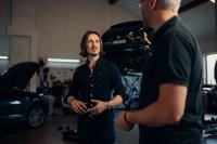 Seit 2019 mit den KFZ-Rockstars an der Seite der Werkstätten in der DACH-Region: Robert Merz weiß warum es wichtig ist, für jede Veränderung im Betrieb die richtigen Grundvoraussetzungen zu schaffen. 