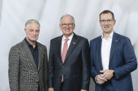 Das neu gewählte Präsidium der Handwerkskammer: Kammerpräsident Rainer Reichhold (m.), Jens Klaiber, Vizepräsident der Arbeitnehmerseite (l.), und Alexander Kotz, Vizepräsident der Arbeitgeberseite