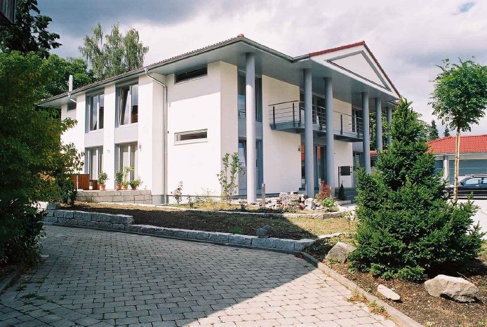 Villa_mit_INTHERMO-gedämmter_Fassade (Foto Nuding).jpg