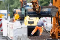 Trotz voller Baggerschaufel: für das Handwerk ist das Maß jetzt voll. Kammerpräsident Christof Burger fordert einen klaren Kurs in der Wirtschaftspolitik.