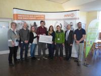 Auszubildende von AMF spenden die Rekordsumme von 17.750 Euro aus der Fellbacher Weihnachtsmarktaktion 2017 für den Backnanger Kinder- und Jugendhospizdienst Pusteblume der Hospizstiftung Rems-Murr e. V.