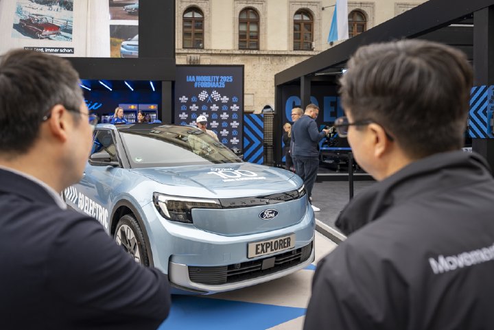 Messefotograf München auf der IAA: munixmedia begleitet Ford-Auftritt am Odeonsplatz mit Foto, Video und Aftermovie