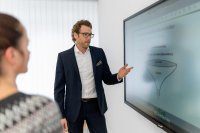 Blickte im Interview nicht nur auf das „umsatzstärkste Jahr“ in der Firmengeschichte von SELVE zurück: Gesamtvertriebsleiter Ulli Klein gab einen Ausblick auf das aktuelle Geschäftsjahr und erläuterte auch, was er sich von den SELVE-Produktneuheiten verspricht und welche aktuellen Herausforderungen im Fokus stehen.