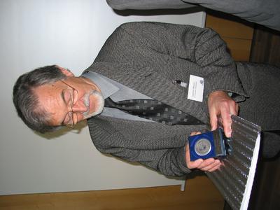 EDA-Medaille 2002 an Professor Mucha