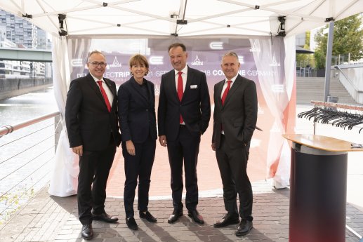 Die Kölner Oberbürgermeisterin Henriette Reker besuchte die DEUTZ Eventwoche ELECTRIP.jpg