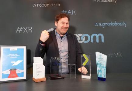 Hans Elstner, CEO der rooom AG, blickt mit seinem Team auf ein erfolgreiches Jahr 2020 mit 9 gewonnenen Awards zurück.