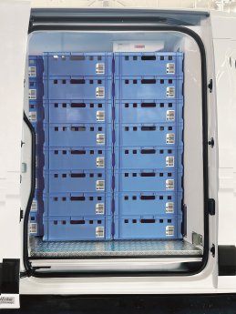 Winter_Kuehlfahrzeuge_Beispiel_Renault_Master_Seiteneinsicht_beladen.jpg