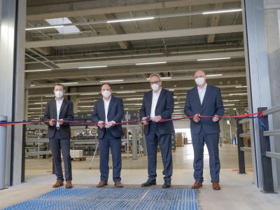 Von links: Georg Zink (Mitglied der Unternehmensleitung), Jürgen Mailänder (Bürgermeister Gemeinde Hermaringen), Dr. Michael Seibold (Geschäftsführer), Thomas Kölle (Prokurist)