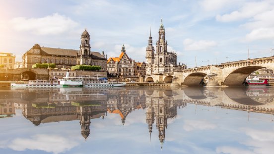 Dresdner Dermatologisches Gespräch (Adobe Stock) 1920x1080-18c03eb6 (2).png