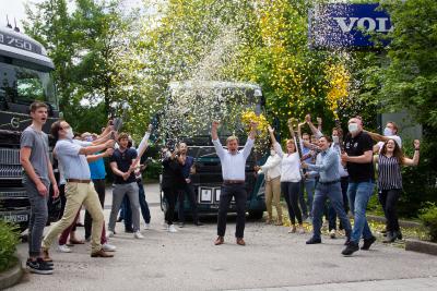 Freude bei den Mitarbeitern von Volvo Trucks Deutschland