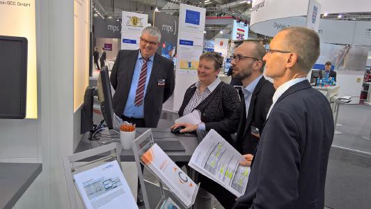 IT-Staatsekretärin Sabine Smentek informierte sich bei codia auf der CeBIT 2017 über elektronisches Dokumentenmanagement mit mobilen Lösungen / codia Software GmbH