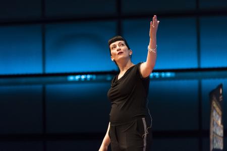 Profiler Suzanne-Grieger Langer bei ihrem grandiosen Keynote-Vortrag beim OMN Innovation Day im ZKM, Karlsruhe