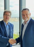 Dr. Ekkehard zur Mühlen (links), Geschäftsführer der MC-Bauchemie, und Blair Edmonds, Geschäftsführer der BCS, nach der Unterzeichnung des Vertrags über den Erwerb der Vermögenswerte des Bauchemiehandelsgeschäfts von BCS durch die MC-Bauchemie am 1. Dezember 2023 in Sydney. Dr. Ekkehard zur Mühlen (links), Geschäftsführer der MC-Bauchemie, und Blair Edmonds, Geschäftsführer der BCS, nach der Unterzeichnung des Vertrags über den Erwerb der Vermögenswerte des Bauchemiehandelsgeschäfts von BCS durch die MC-Bauchemie am 1. Dezember 2023 in Sydney.