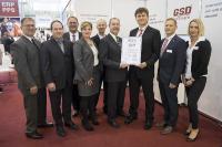 Die PÜG überreicht das Zertifikat ISO 27001:2015 an die yourIT am GSD-Stand auf der IT&Business 2016. (von links): Michael Endreß (PÜG), Reto Lorenz (PÜG), Achim Stopp (PÜG), Svenja Lüking (PÜG), Frank Müller (PÜG), Klaus Suhm (Geschäftsführer PÜG), Thomas Ströbele (Geschäftsführer yourIT), André Stamm (Geschäftsführer GSD), Carolin Petersen (PÜG) (Bild: yourIT GmbH) Die PÜG überreicht das Zertifikat ISO 27001:2015 an die yourIT am GSD-Stand auf der IT&Business 2016. (von links): Michael Endreß (PÜG), Reto Lorenz (PÜG), Achim Stopp (PÜG), Svenja Lüking (PÜG), Frank Müller (PÜG), Klaus Suhm (Geschäftsführer PÜG), Thomas Ströbele (Geschäftsführer yourIT), André Stamm (Geschäftsführer GSD), Carolin Petersen (PÜG) (Bild: yourIT GmbH)