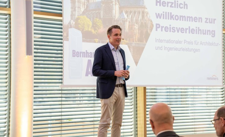 1571 - 2 bernhard-remmers-award-dirk-sieverding -© Remmers.jpg
