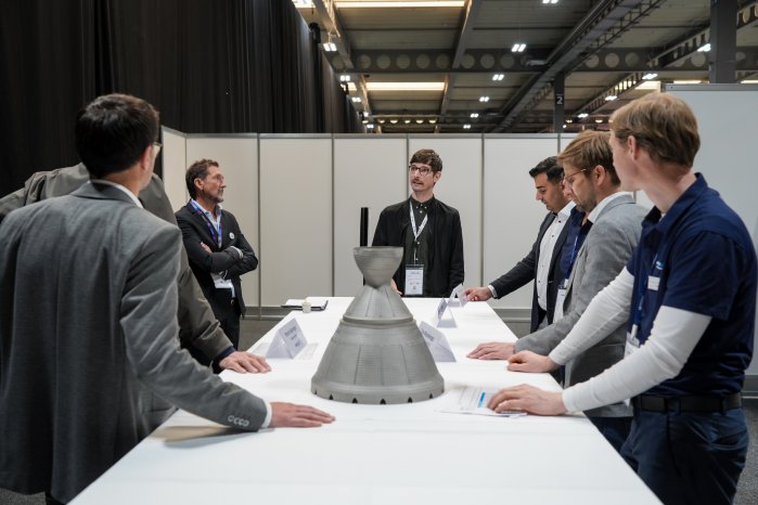 Expert Tables (c) Christian Seeling.jpg