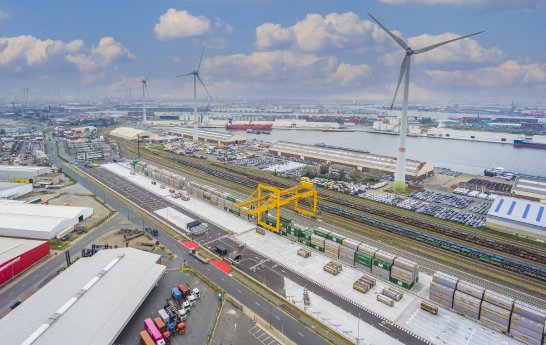 Photo 1_Bird’s-eye-view of the trimodal Bertschi terminal, plastics hub, and warehouse facility.jpg