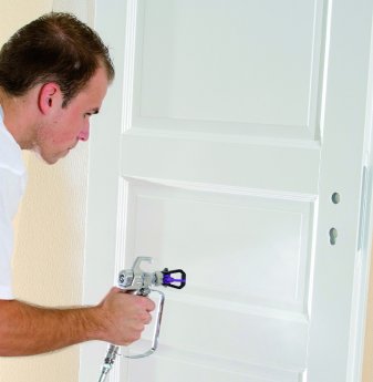 Foto 5 Spritzlackieren_Auftrag_Airless-Spritzgeraet.jpg