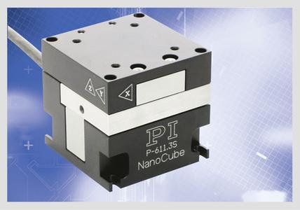 The nanopositioning system is suitable for travel ranges of up to 100 x 100 x 100 µm. The system is driven by piezo actuators and achieves resolutions of up to 0.2 nm at response times in the millisecond range (Photo: PI)