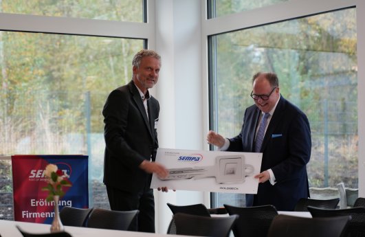 SEMPA_Neueroeffnung_Schluesseluebergabe.jpg