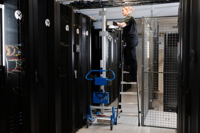 Pronomic_Handling-Lösung_Rechenzentrum_Lift_DriveDC_Serverlift.jpg
